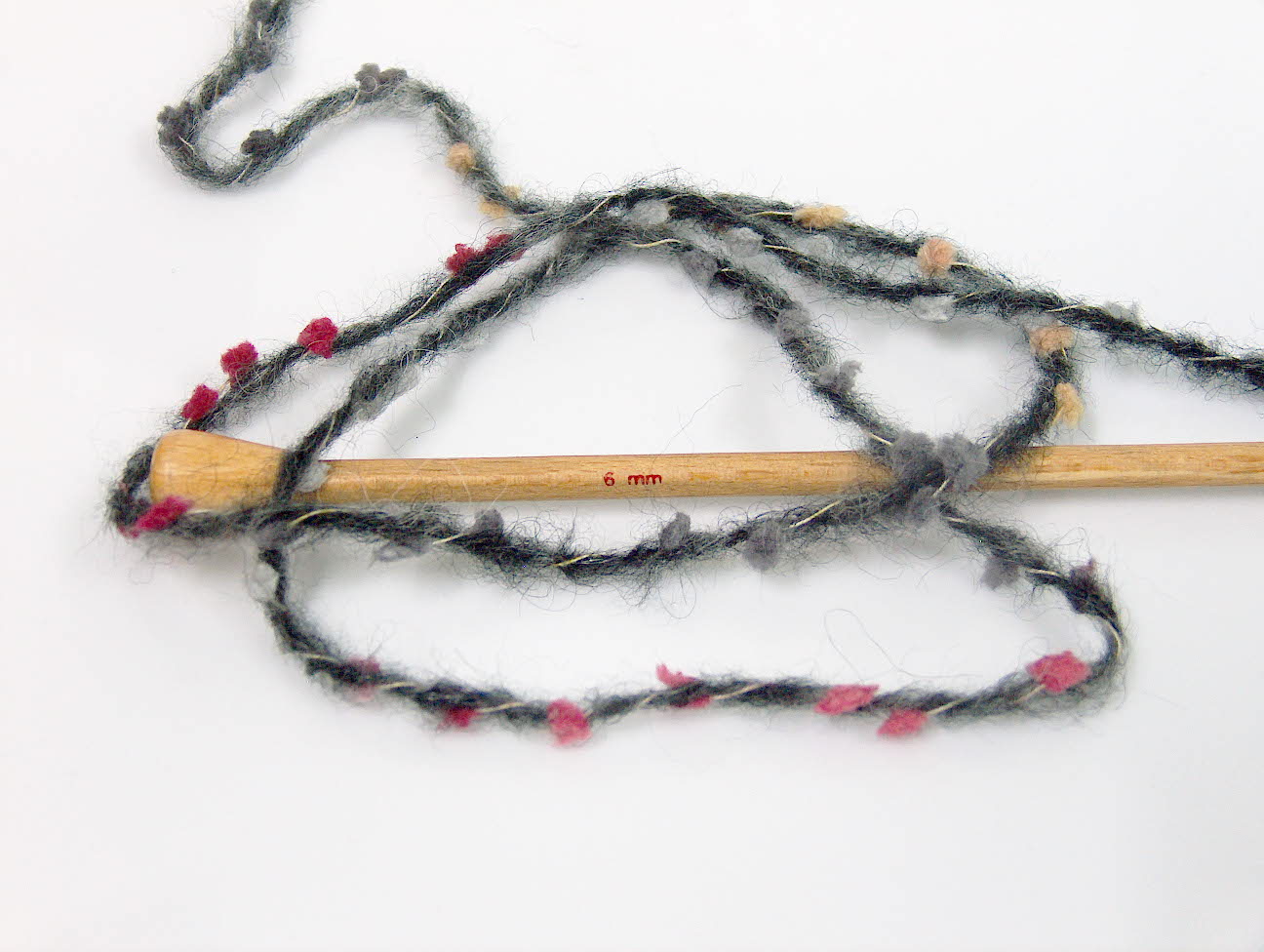 6x50gr Alpaca Punto Black, Grey Shades, Burgundy, Gold - Image 3