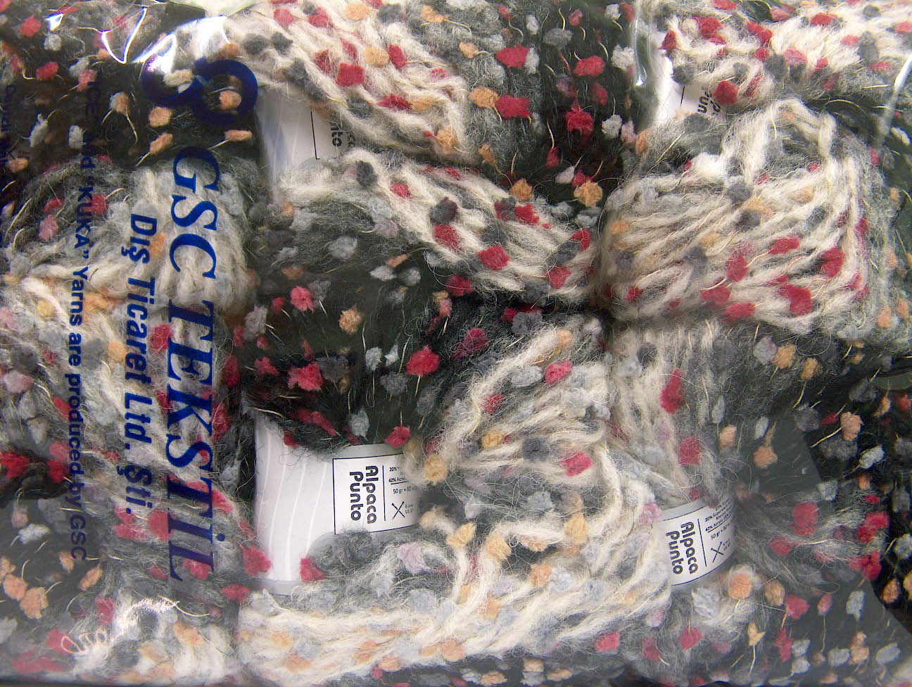 6x50gr Alpaca Punto Black, Grey Shades, Burgundy, Gold - Image 4